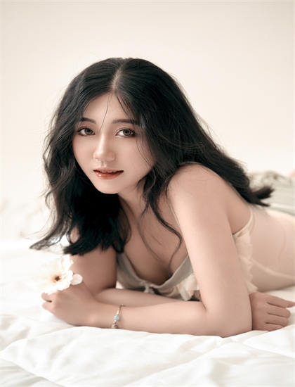 《杀破狼贪狼版》不同导演版本比较现象级的：艺术风格差异经济分析